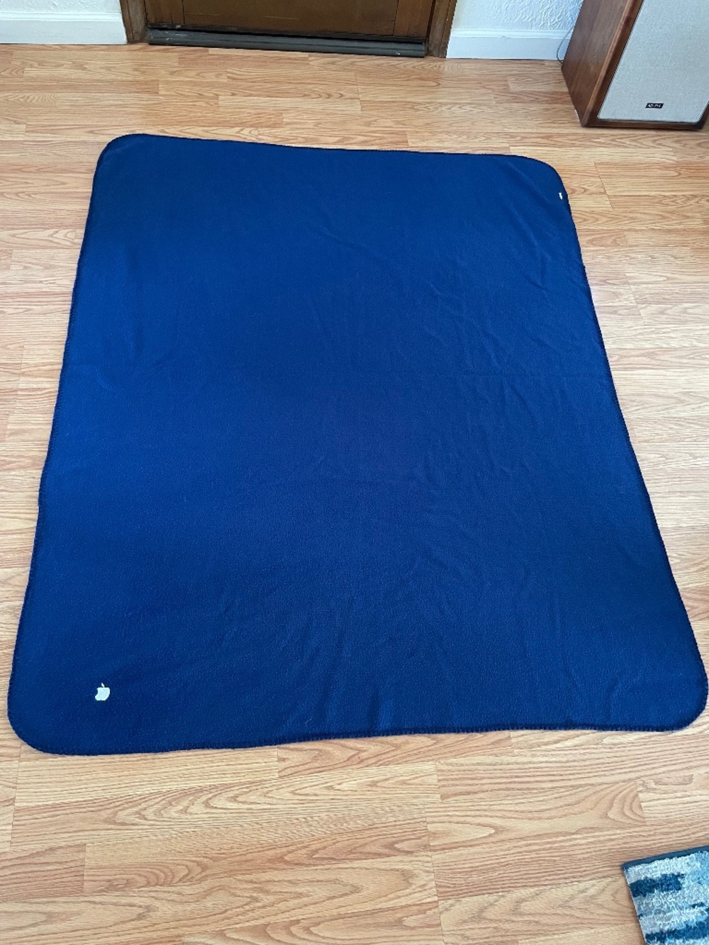 APPLE BLANKET